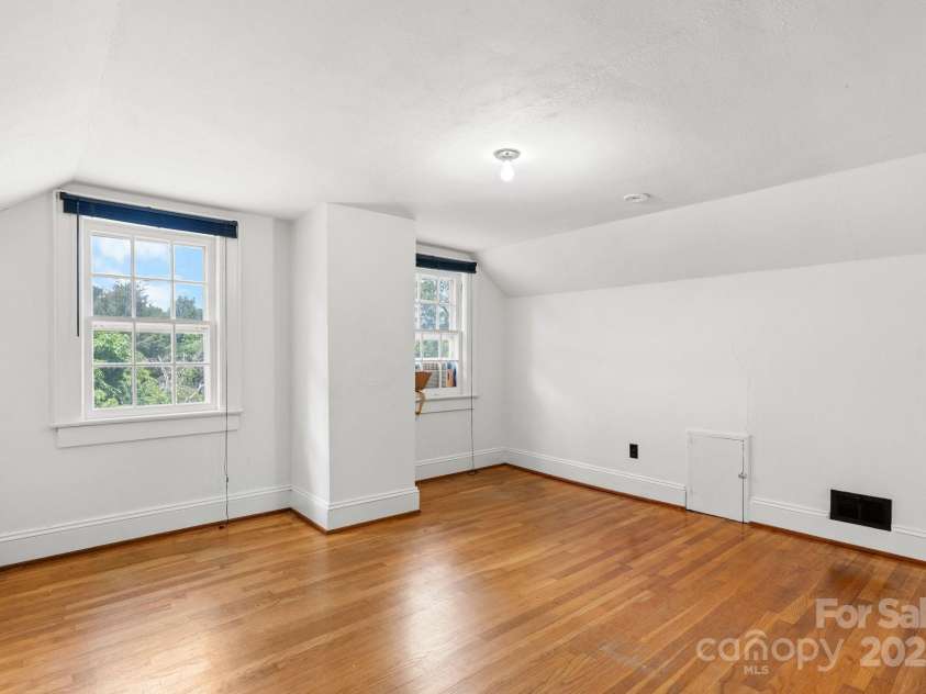 1520 21st Avenue, Hickory, NC 28601.  MLS# CAR4272181, YatesRealty ID 1927. 