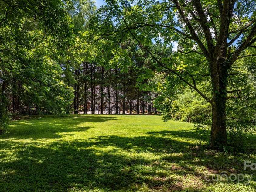 1520 21st Avenue, Hickory, NC 28601.  MLS# CAR4272181, YatesRealty ID 1927. 