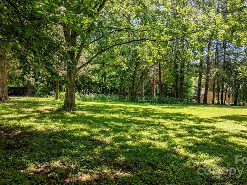 1520 21st Avenue, Hickory, NC 28601.  MLS# CAR4272181, YatesRealty ID 1927. 