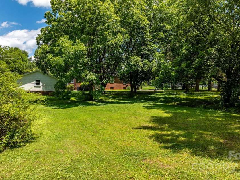 1520 21st Avenue, Hickory, NC 28601.  MLS# CAR4272181, YatesRealty ID 1927. 