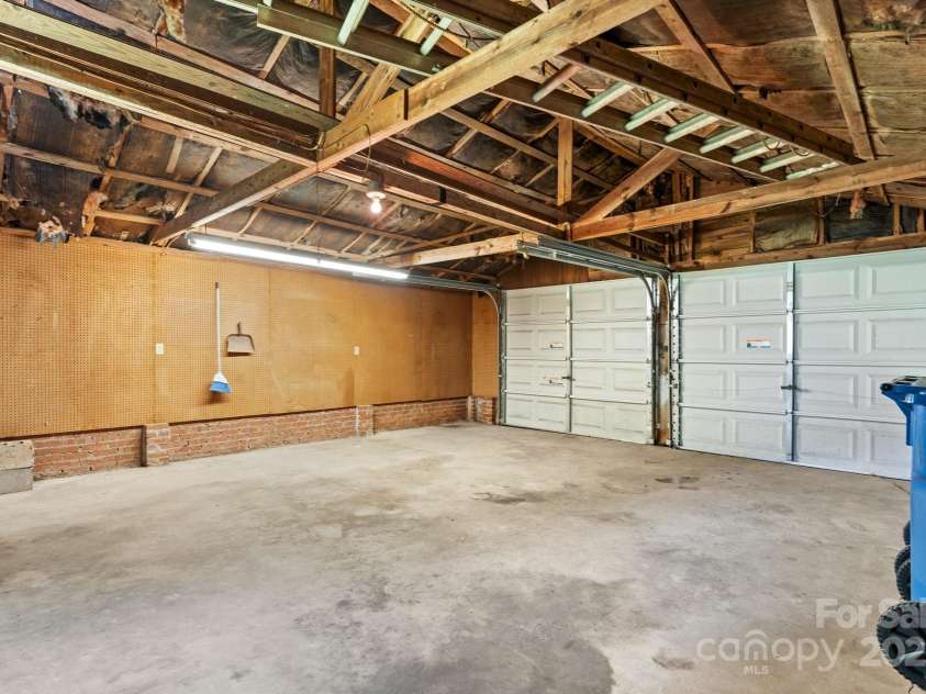 1520 21st Avenue, Hickory, NC 28601.  MLS# CAR4272181, YatesRealty ID 1927. 