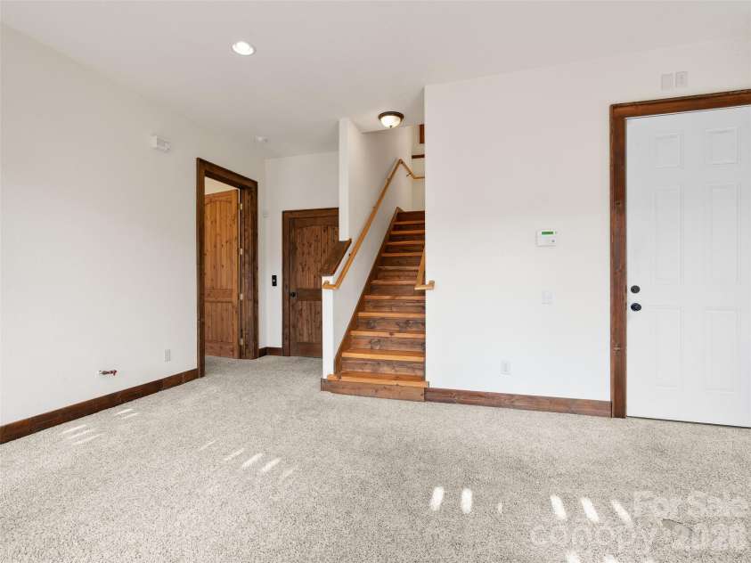 173 Heavenview Point, Maggie Valley, NC 28751.  MLS# CAR4347657, YatesRealty ID 1927. 