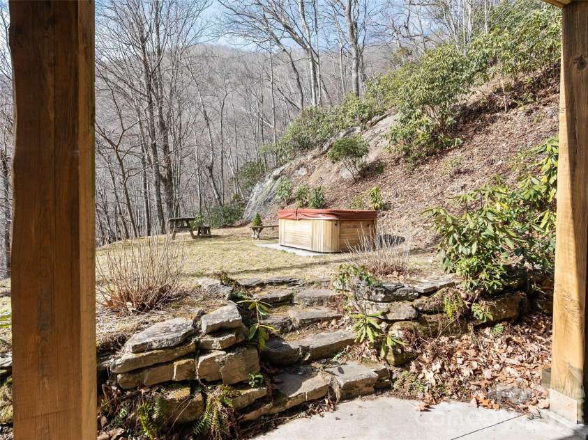 173 Heavenview Point, Maggie Valley, NC 28751.  MLS# CAR4347657, YatesRealty ID 1927. 