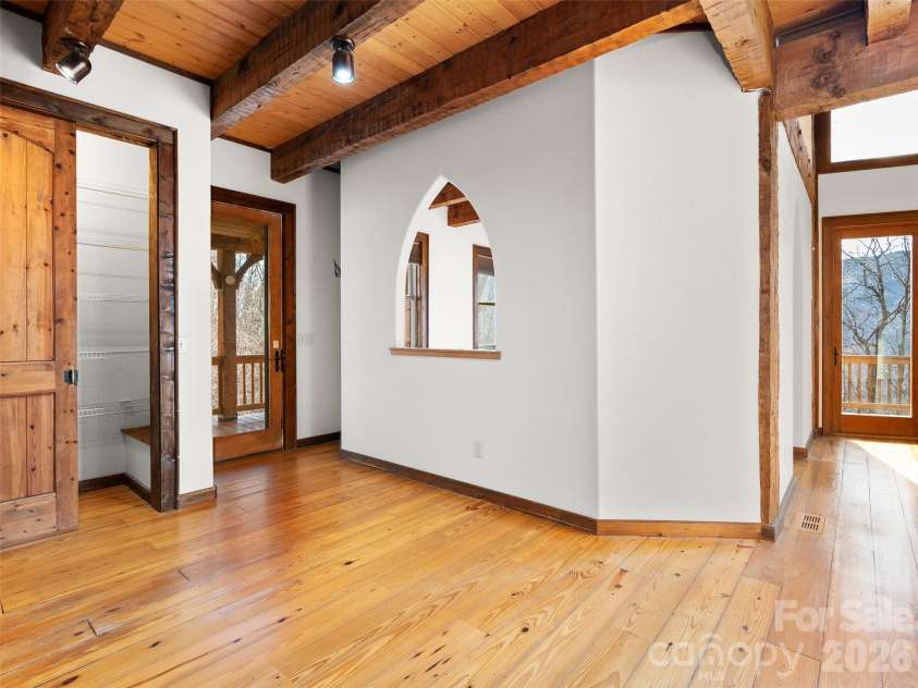 173 Heavenview Point, Maggie Valley, NC 28751.  MLS# CAR4347657, YatesRealty ID 1927. 