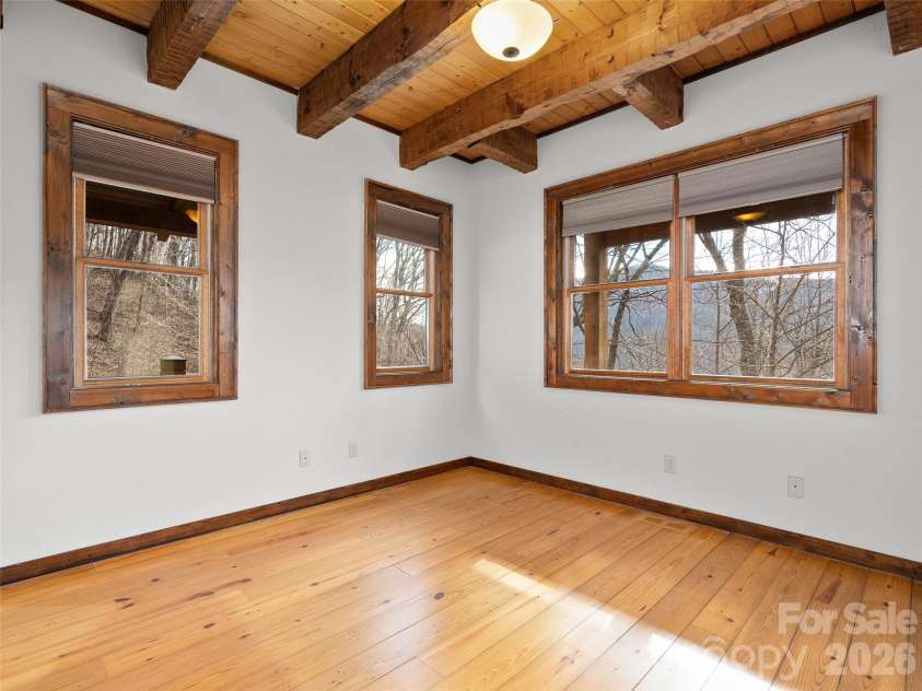 173 Heavenview Point, Maggie Valley, NC 28751.  MLS# CAR4347657, YatesRealty ID 1927. 
