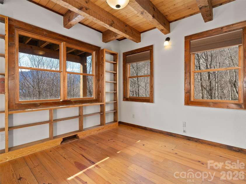 173 Heavenview Point, Maggie Valley, NC 28751.  MLS# CAR4347657, YatesRealty ID 1927. 