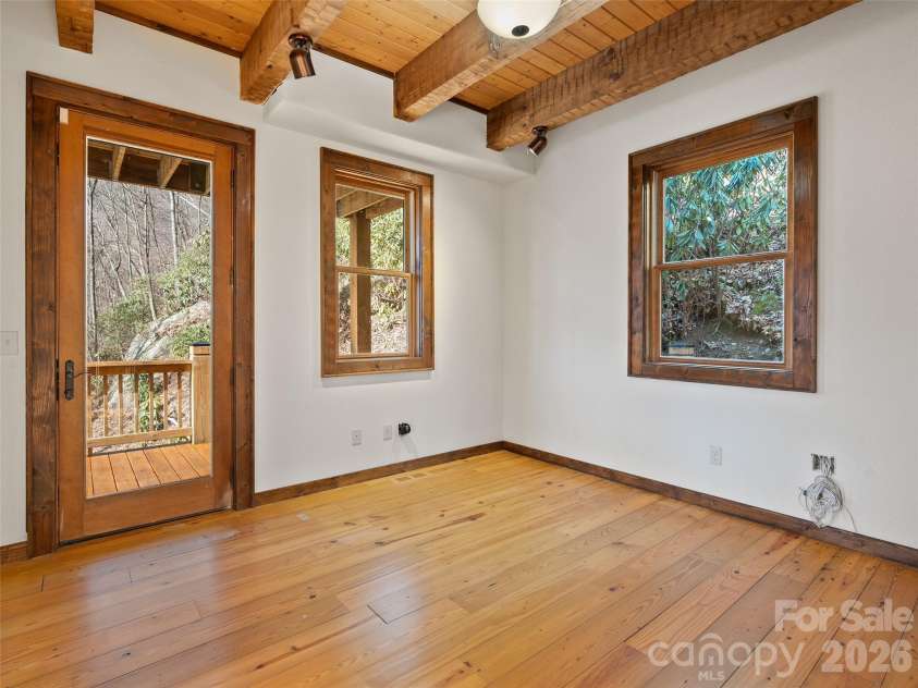 173 Heavenview Point, Maggie Valley, NC 28751.  MLS# CAR4347657, YatesRealty ID 1927. 