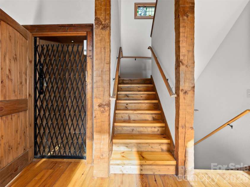 173 Heavenview Point, Maggie Valley, NC 28751.  MLS# CAR4347657, YatesRealty ID 1927. 