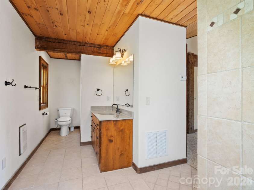 173 Heavenview Point, Maggie Valley, NC 28751.  MLS# CAR4347657, YatesRealty ID 1927. 