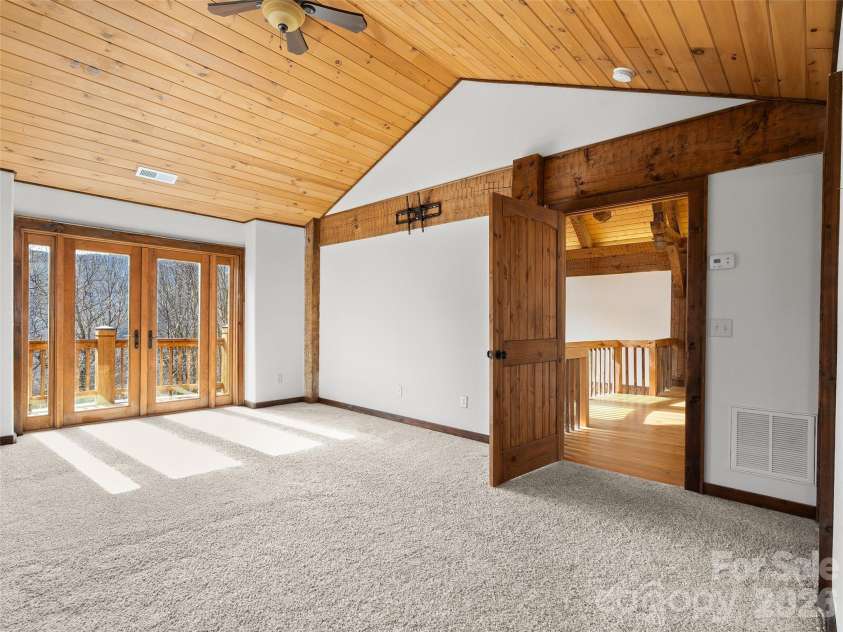 173 Heavenview Point, Maggie Valley, NC 28751.  MLS# CAR4347657, YatesRealty ID 1927. 