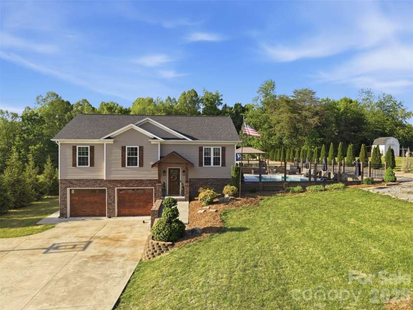 120 Walnut Lane, Taylorsville, NC 28681.  MLS# CAR4374976, YatesRealty ID 19270. 