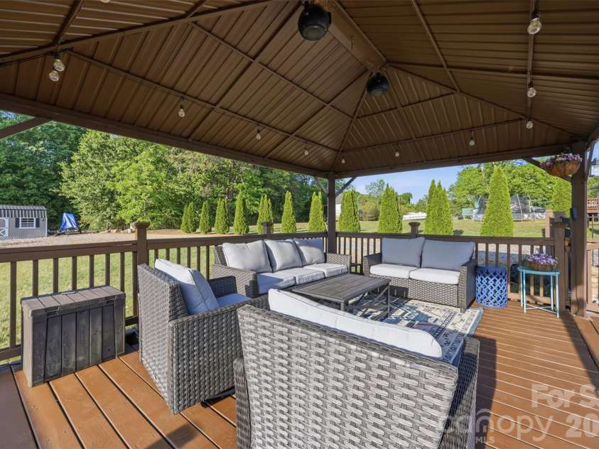 120 Walnut Lane, Taylorsville, NC 28681.  MLS# CAR4374976, YatesRealty ID 19270. 
