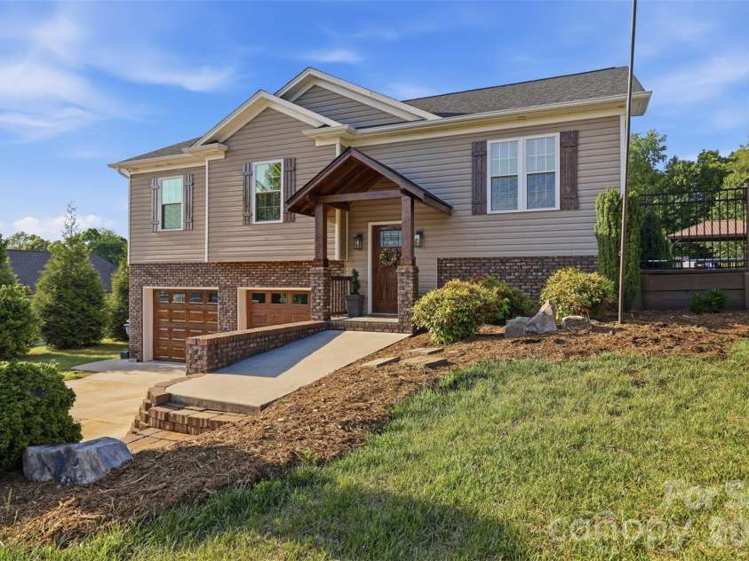 120 Walnut Lane, Taylorsville, NC 28681.  MLS# CAR4374976, YatesRealty ID 19270. 
