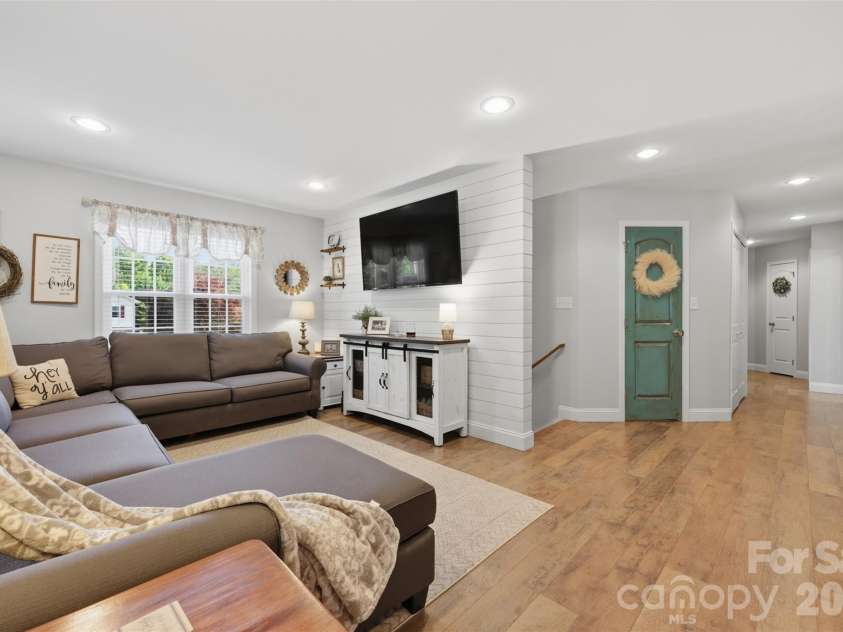 120 Walnut Lane, Taylorsville, NC 28681.  MLS# CAR4374976, YatesRealty ID 19270. 
