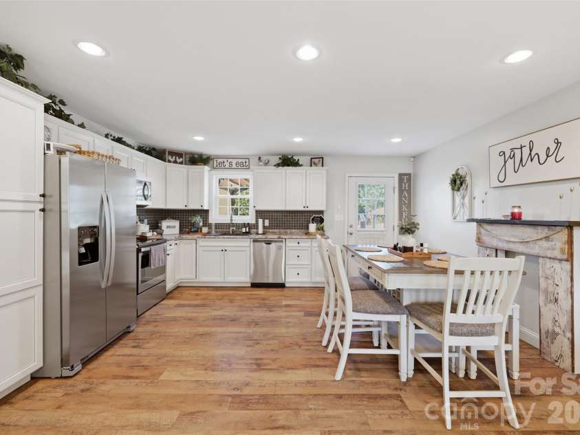 120 Walnut Lane, Taylorsville, NC 28681.  MLS# CAR4374976, YatesRealty ID 19270. 