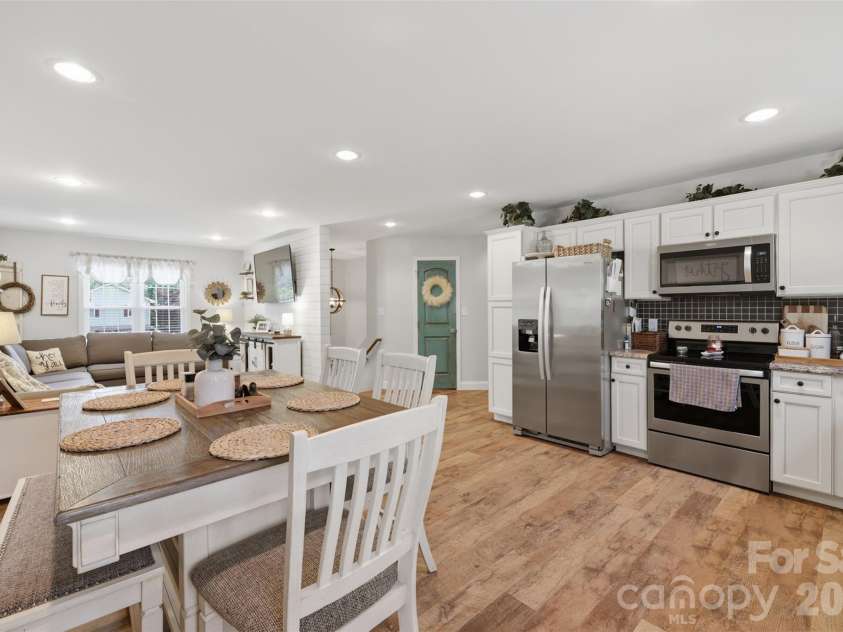 120 Walnut Lane, Taylorsville, NC 28681.  MLS# CAR4374976, YatesRealty ID 19270. 