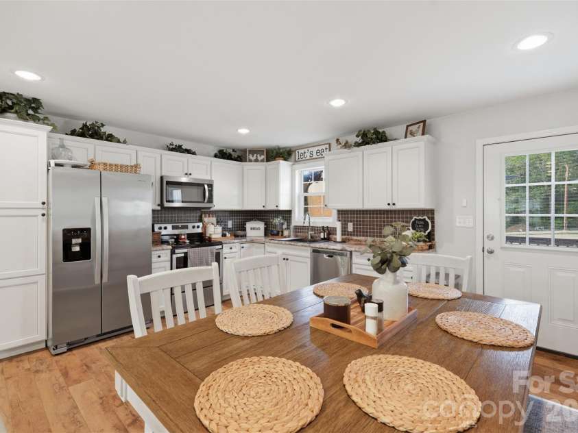 120 Walnut Lane, Taylorsville, NC 28681.  MLS# CAR4374976, YatesRealty ID 19270. 