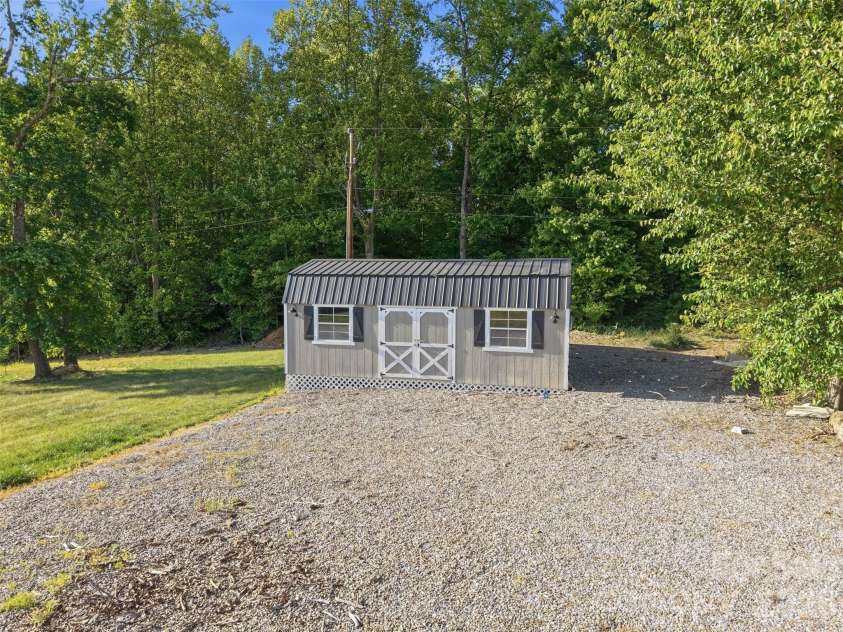 120 Walnut Lane, Taylorsville, NC 28681.  MLS# CAR4374976, YatesRealty ID 19270. 