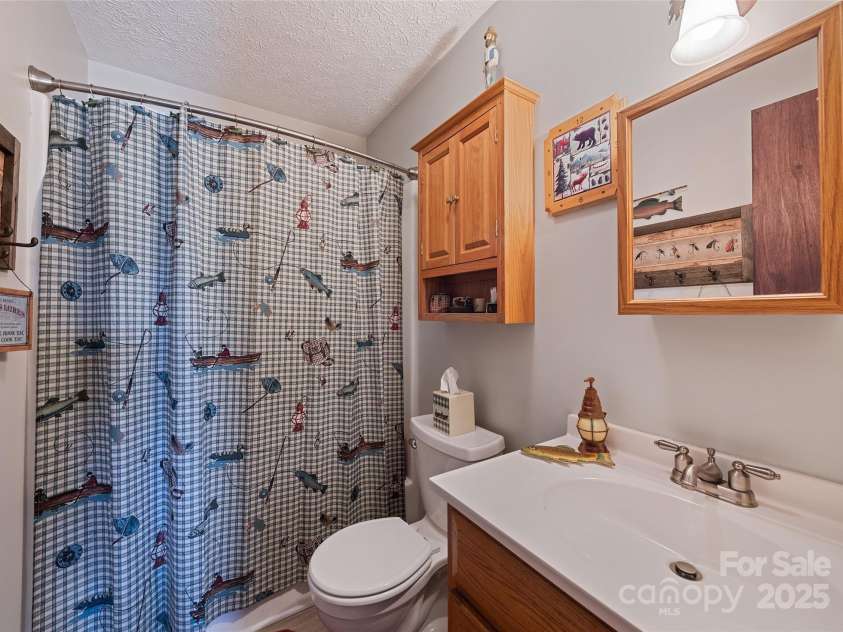 724 Pless Underwood Road, Maggie Valley, NC 28751.  MLS# CAR4268865, YatesRealty ID 19270. Bathroom II