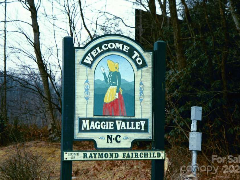 724 Pless Underwood Road, Maggie Valley, NC 28751.  MLS# CAR4268865, YatesRealty ID 19270. The heart of Maggie Valley; nearby