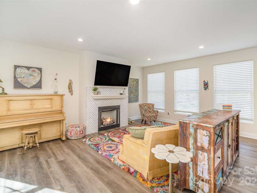 10221 Hanging Moss Trail, Mint Hill, NC 28227.  MLS# CAR4206721, YatesRealty ID 19271. 