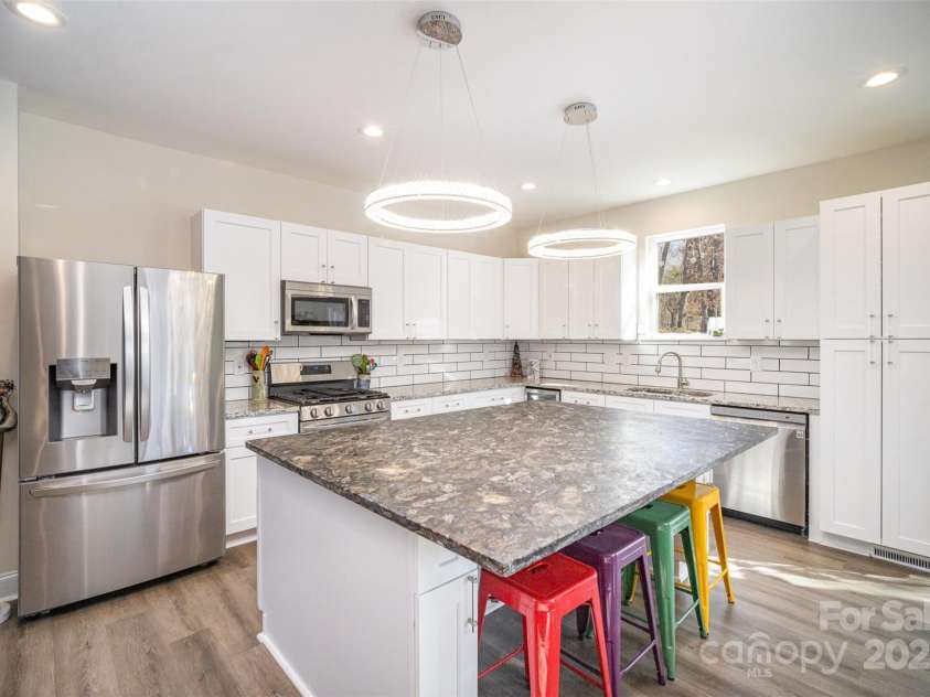 10221 Hanging Moss Trail, Mint Hill, NC 28227.  MLS# CAR4206721, YatesRealty ID 19271. 