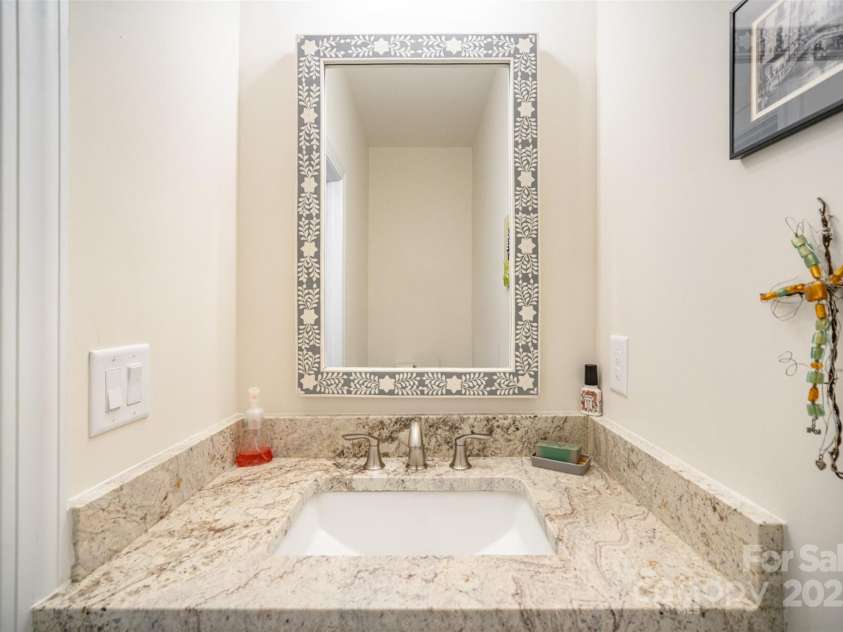 10221 Hanging Moss Trail, Mint Hill, NC 28227.  MLS# CAR4206721, YatesRealty ID 19271. 