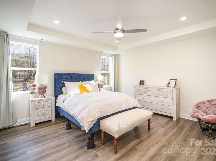 10221 Hanging Moss Trail, Mint Hill, NC 28227.  MLS# CAR4206721, YatesRealty ID 19271. 