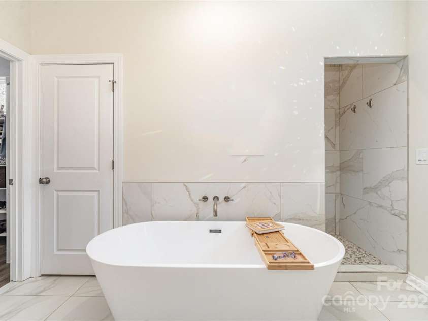 10221 Hanging Moss Trail, Mint Hill, NC 28227.  MLS# CAR4206721, YatesRealty ID 19271. 