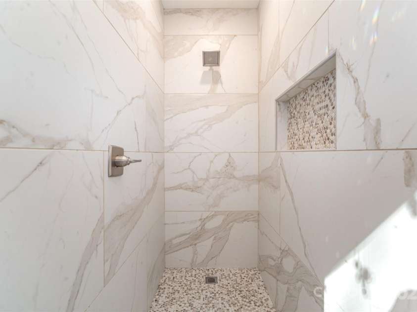 10221 Hanging Moss Trail, Mint Hill, NC 28227.  MLS# CAR4206721, YatesRealty ID 19271. 