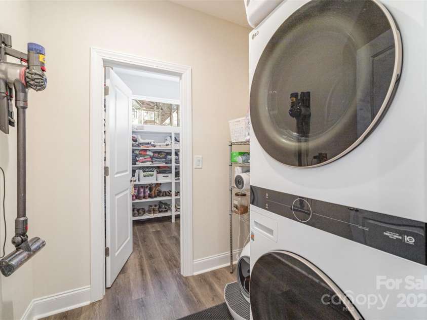 10221 Hanging Moss Trail, Mint Hill, NC 28227.  MLS# CAR4206721, YatesRealty ID 19271. 