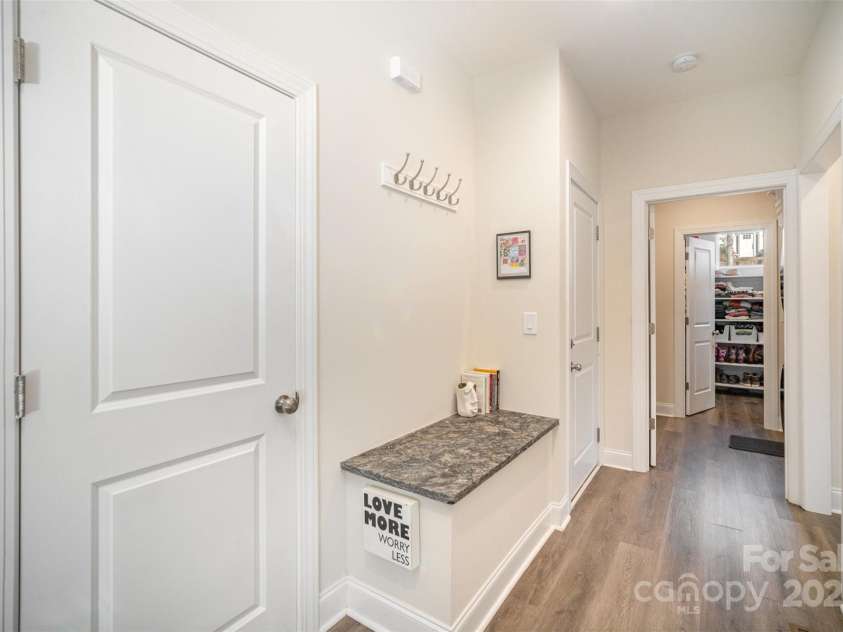 10221 Hanging Moss Trail, Mint Hill, NC 28227.  MLS# CAR4206721, YatesRealty ID 19271. 