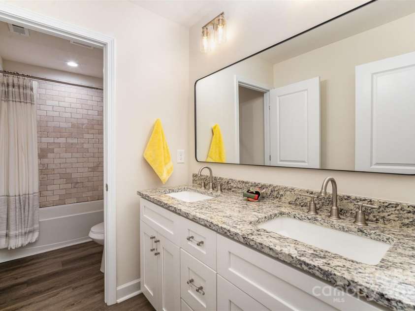 10221 Hanging Moss Trail, Mint Hill, NC 28227.  MLS# CAR4206721, YatesRealty ID 19271. 