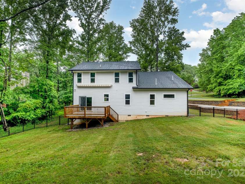 10221 Hanging Moss Trail, Mint Hill, NC 28227.  MLS# CAR4206721, YatesRealty ID 19271. 