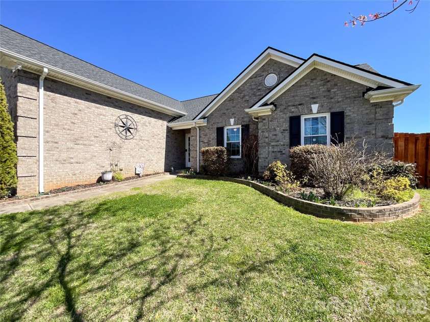 3420 Muddy Creek Road, Midland, NC 28107.  MLS# CAR4352115, YatesRealty ID 19271. 