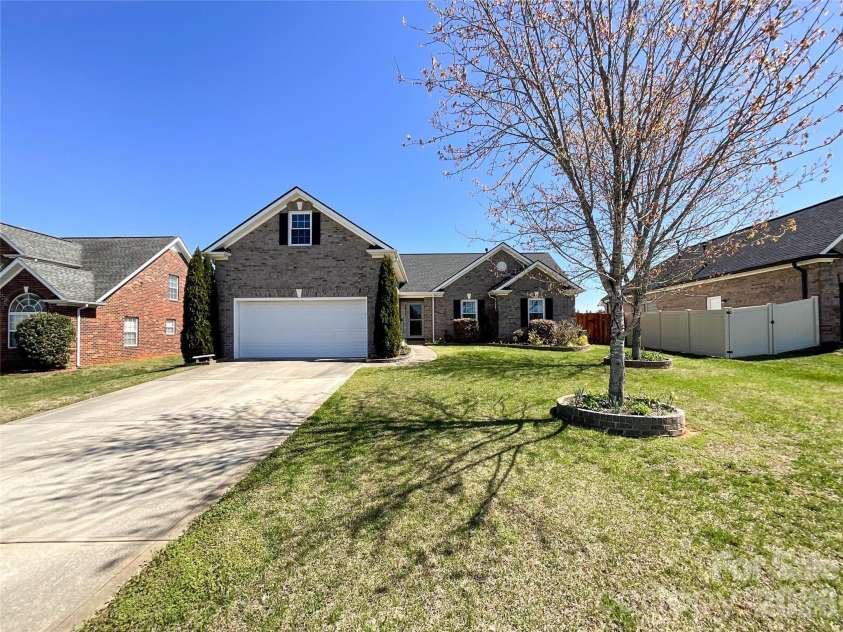 3420 Muddy Creek Road, Midland, NC 28107.  MLS# CAR4352115, YatesRealty ID 19271. 