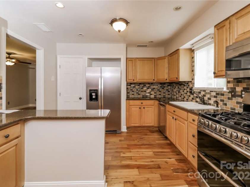 4989 Post Oak Lane, Rock Hill, SC 29732.  MLS# CAR4246259, YatesRealty ID 19272. 
