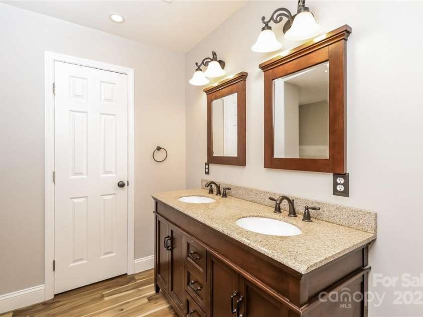 4989 Post Oak Lane, Rock Hill, SC 29732.  MLS# CAR4246259, YatesRealty ID 19272. 