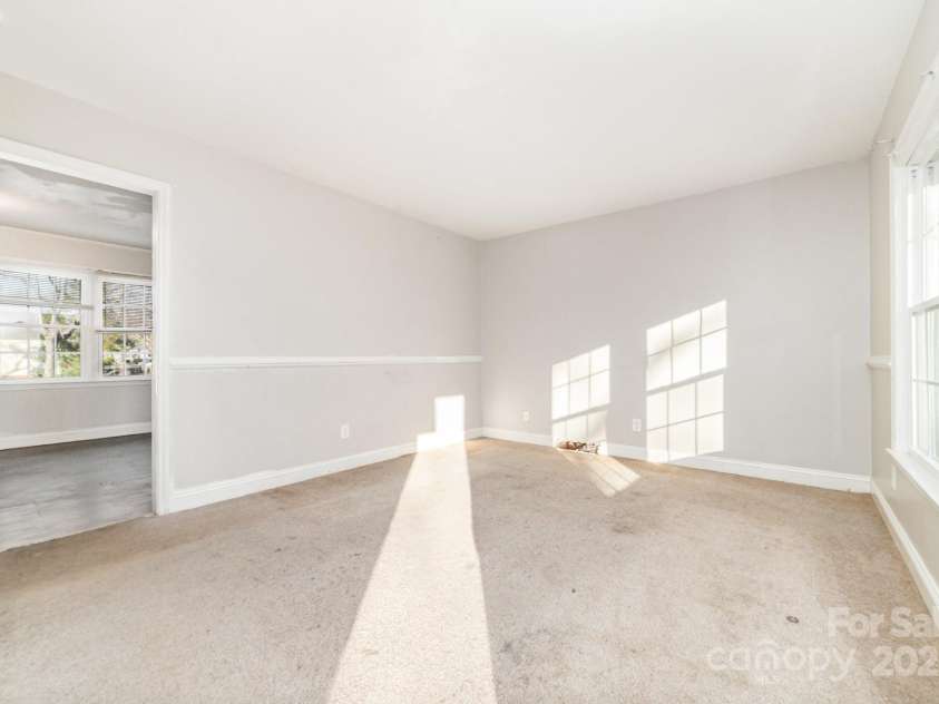 9926 Rockmeadow Drive, Charlotte, NC 28216.  MLS# CAR4328485, YatesRealty ID 19272. 
