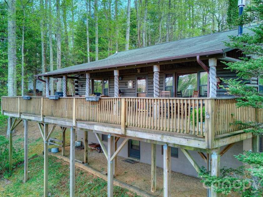 551 Carvers Knob Road, Spruce Pine, NC 28777.  MLS# CAR4374255, YatesRealty ID 19273. 