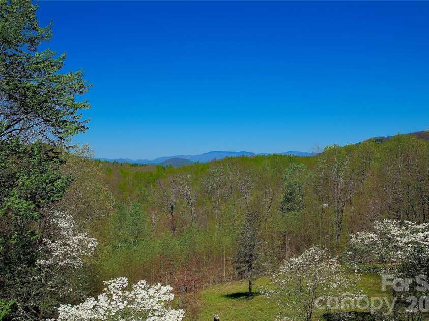 551 Carvers Knob Road, Spruce Pine, NC 28777.  MLS# CAR4374255, YatesRealty ID 19273. 