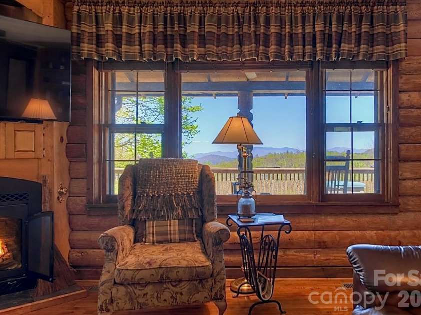 551 Carvers Knob Road, Spruce Pine, NC 28777.  MLS# CAR4374255, YatesRealty ID 19273. 