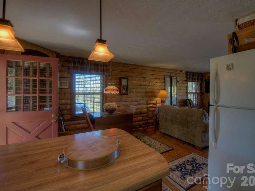 551 Carvers Knob Road, Spruce Pine, NC 28777.  MLS# CAR4374255, YatesRealty ID 19273. 