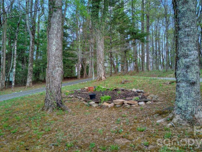 551 Carvers Knob Road, Spruce Pine, NC 28777.  MLS# CAR4374255, YatesRealty ID 19273. 