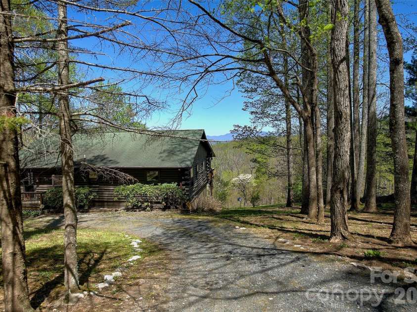 551 Carvers Knob Road, Spruce Pine, NC 28777.  MLS# CAR4374255, YatesRealty ID 19273. 