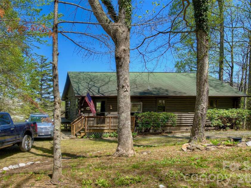 551 Carvers Knob Road, Spruce Pine, NC 28777.  MLS# CAR4374255, YatesRealty ID 19273. 