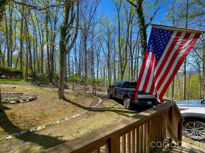 551 Carvers Knob Road, Spruce Pine, NC 28777.  MLS# CAR4374255, YatesRealty ID 19273. 
