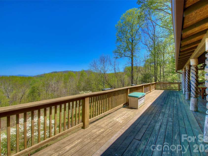 551 Carvers Knob Road, Spruce Pine, NC 28777.  MLS# CAR4374255, YatesRealty ID 19273. 