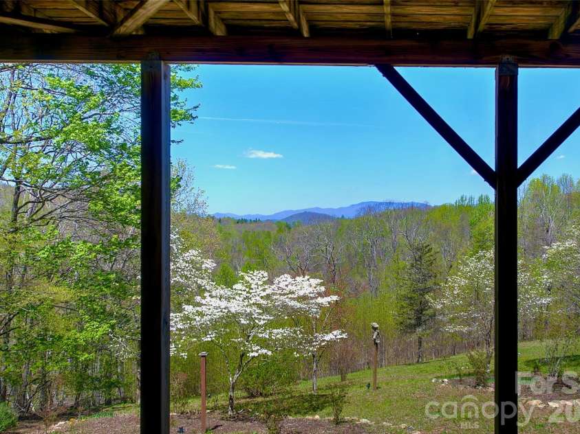 551 Carvers Knob Road, Spruce Pine, NC 28777.  MLS# CAR4374255, YatesRealty ID 19273. 