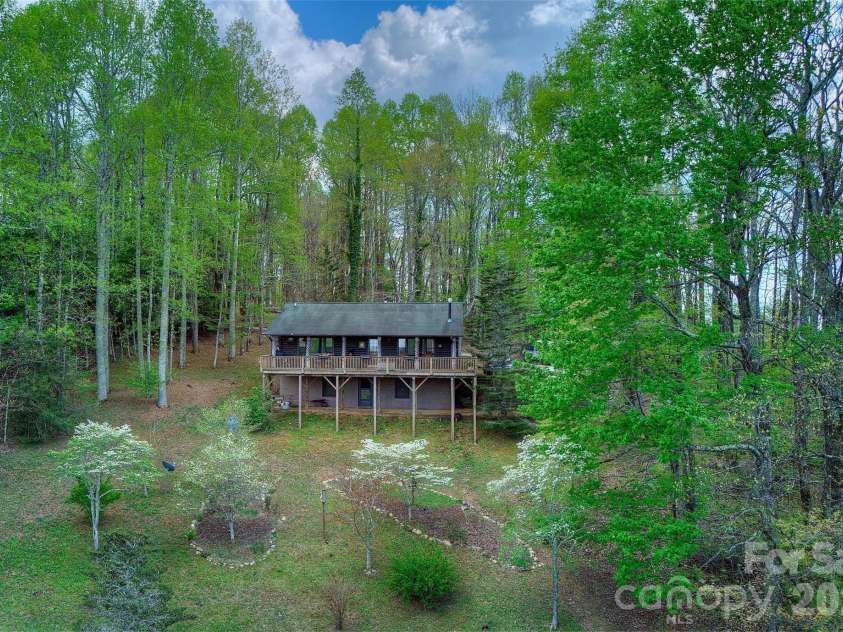 551 Carvers Knob Road, Spruce Pine, NC 28777.  MLS# CAR4374255, YatesRealty ID 19273. 